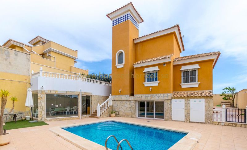 Villa - Försäljning - Orihuela Costa - 65398