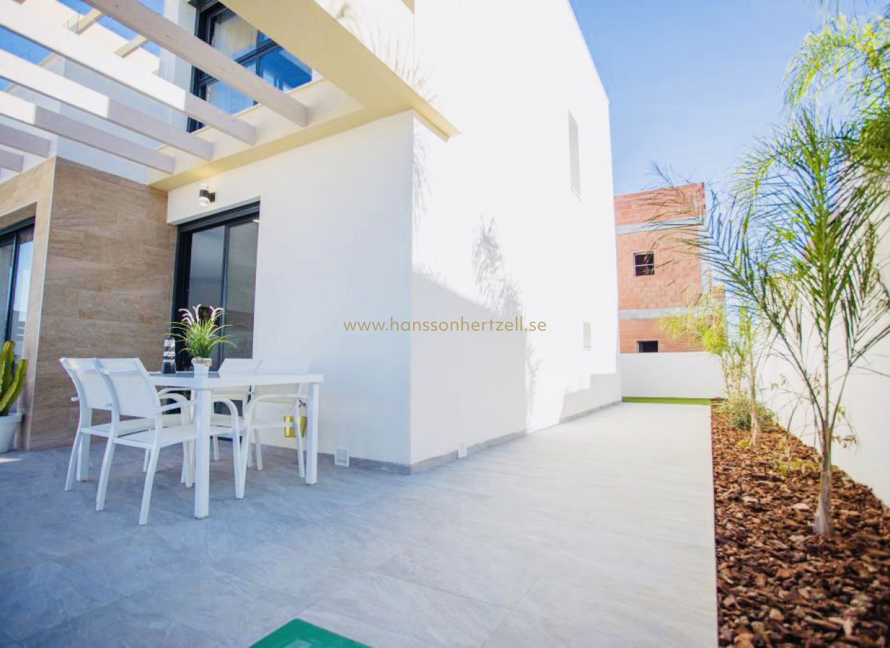 Nybyggnad - Villa - Los Montesinos  - La Herrada