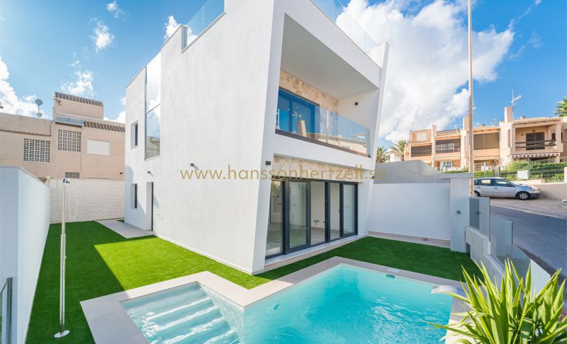 Villa - Nybyggnad - Torrevieja - La Mata