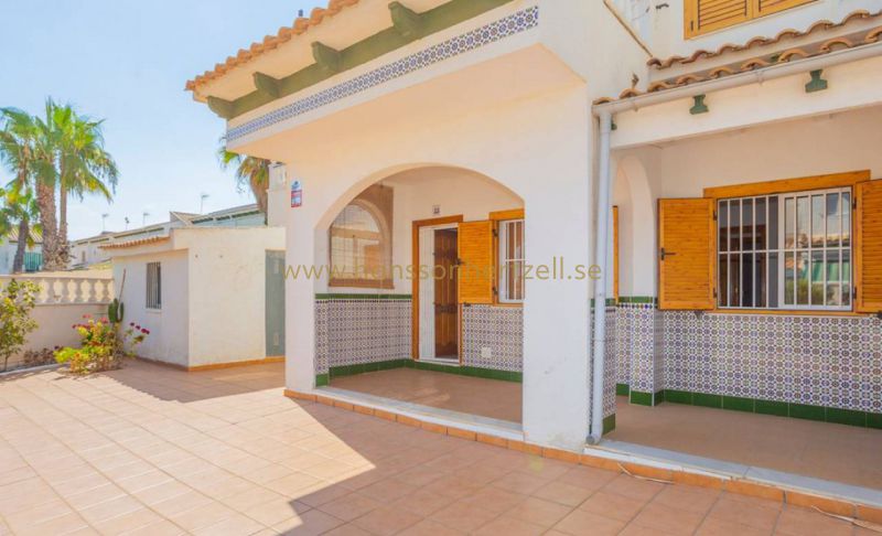 Apartamento - Venta - Torrevieja  - La Mata