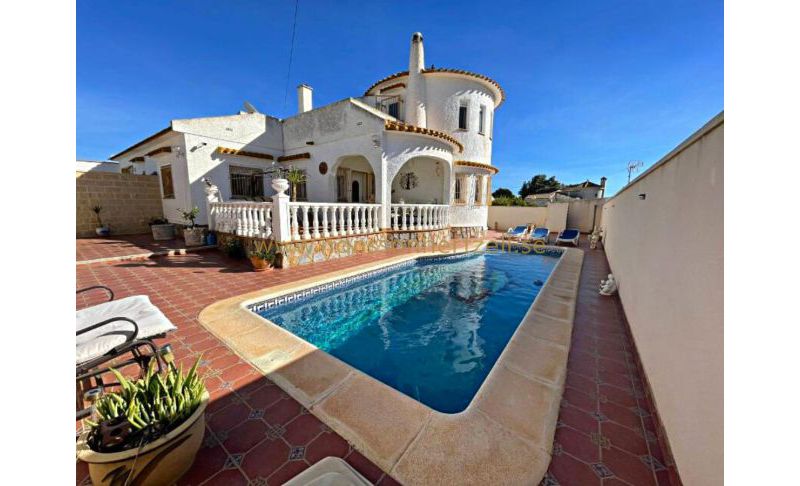 Villa - Försäljning - Orihuela Costa - Los Dolses 