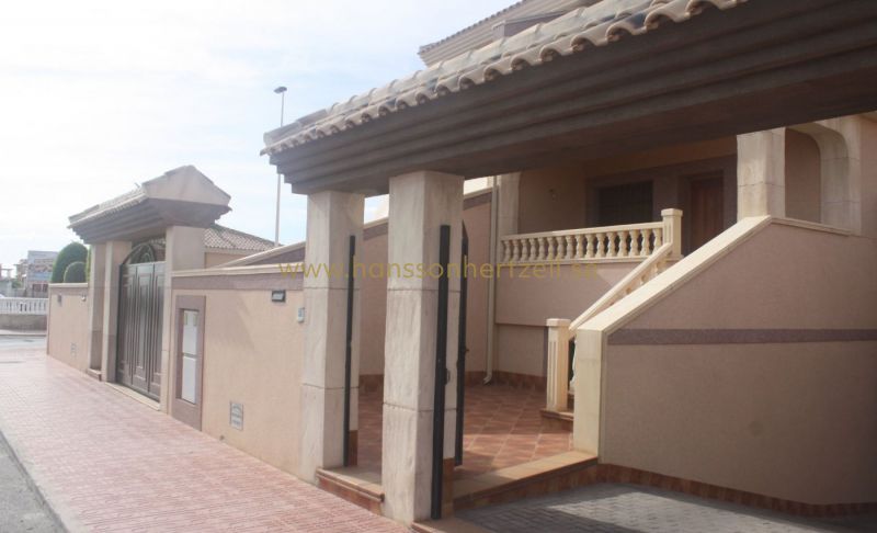 Semi-detached villa - New Build - Torrevieja  - Los Altos