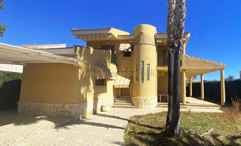 Villa - Sale - Orihuela Costa - Dehesa de Campoamor 