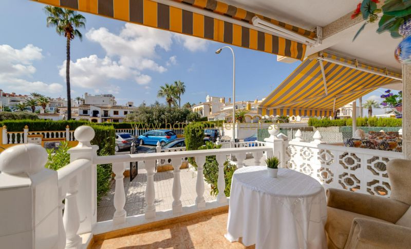 Casa adosada - Venta - Torrevieja  - La Mata