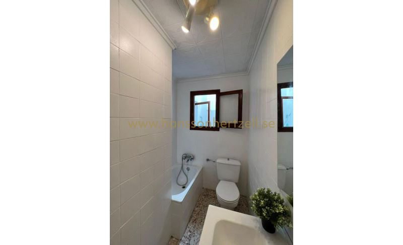 Apartamento - Venta - Torrevieja  - La Siesta