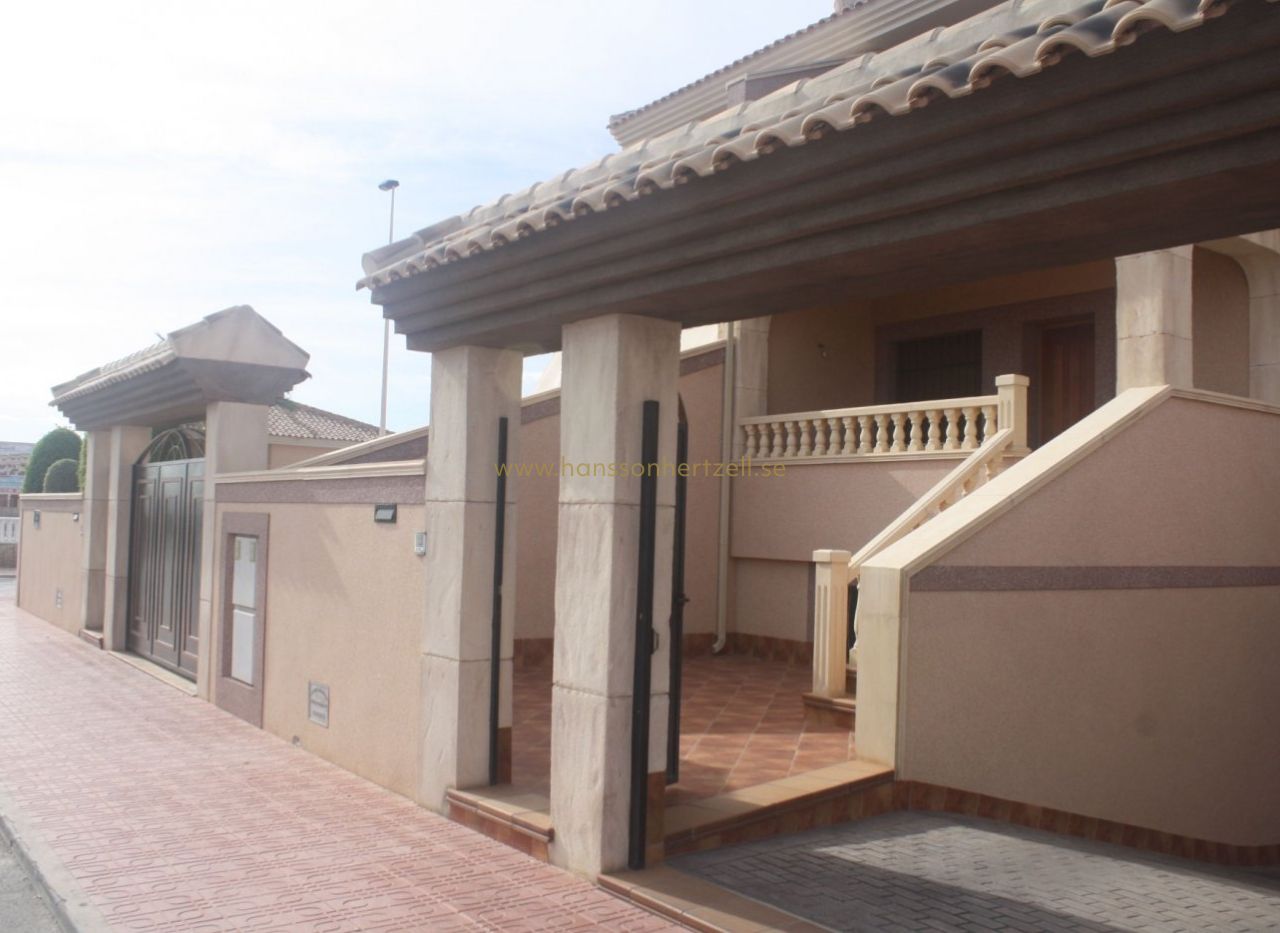 Nueva construcción  - Casa adosada - Torrevieja  - Los Altos