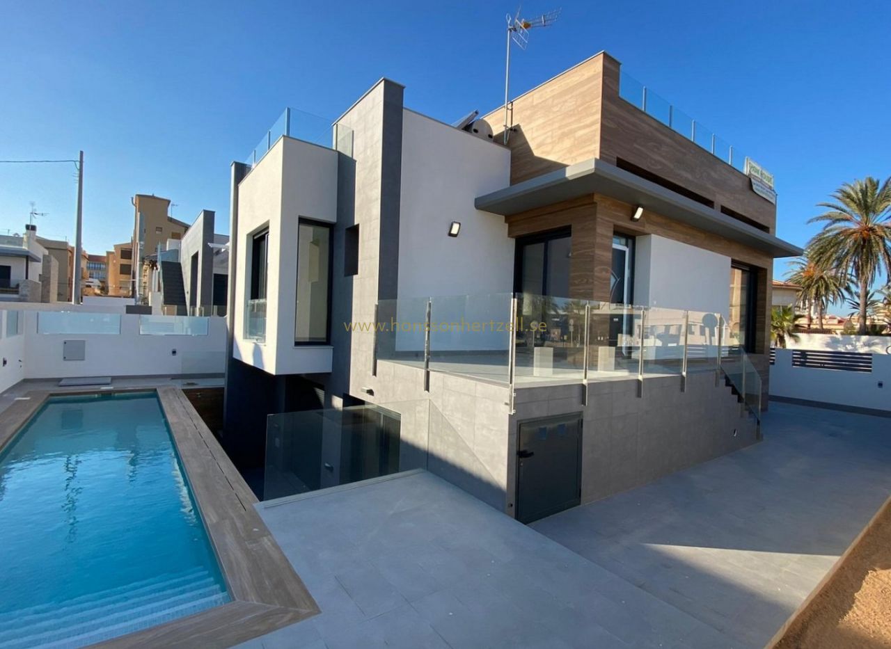 New Build - Villa - Torrevieja  - La Mata pueblo