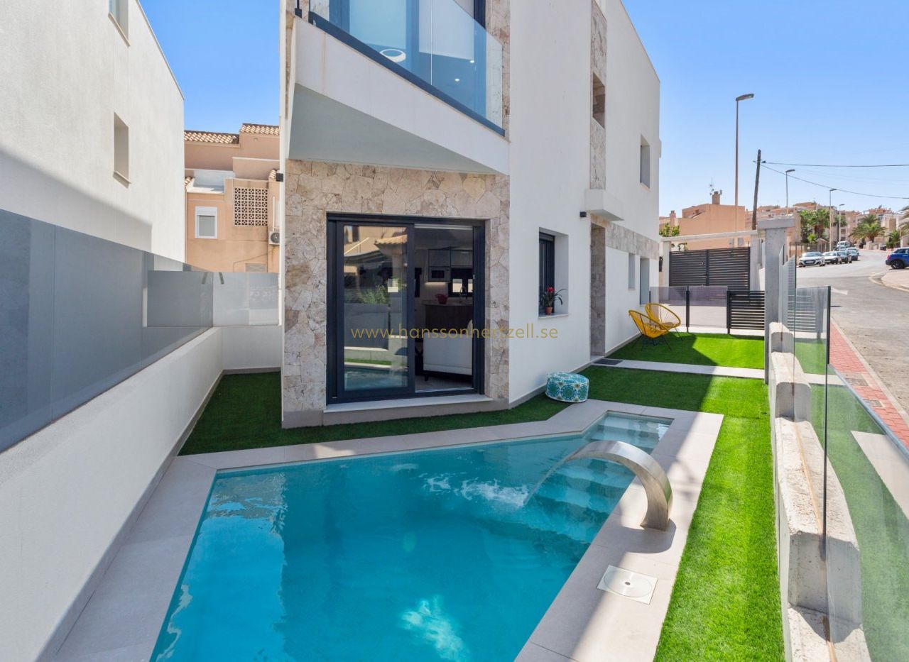 Nybyggnad - Villa - Torrevieja - Torrejón