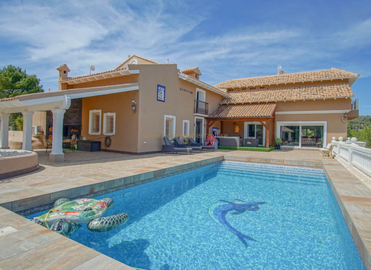 Sale - Villa - La Nucia - Sierra Verde