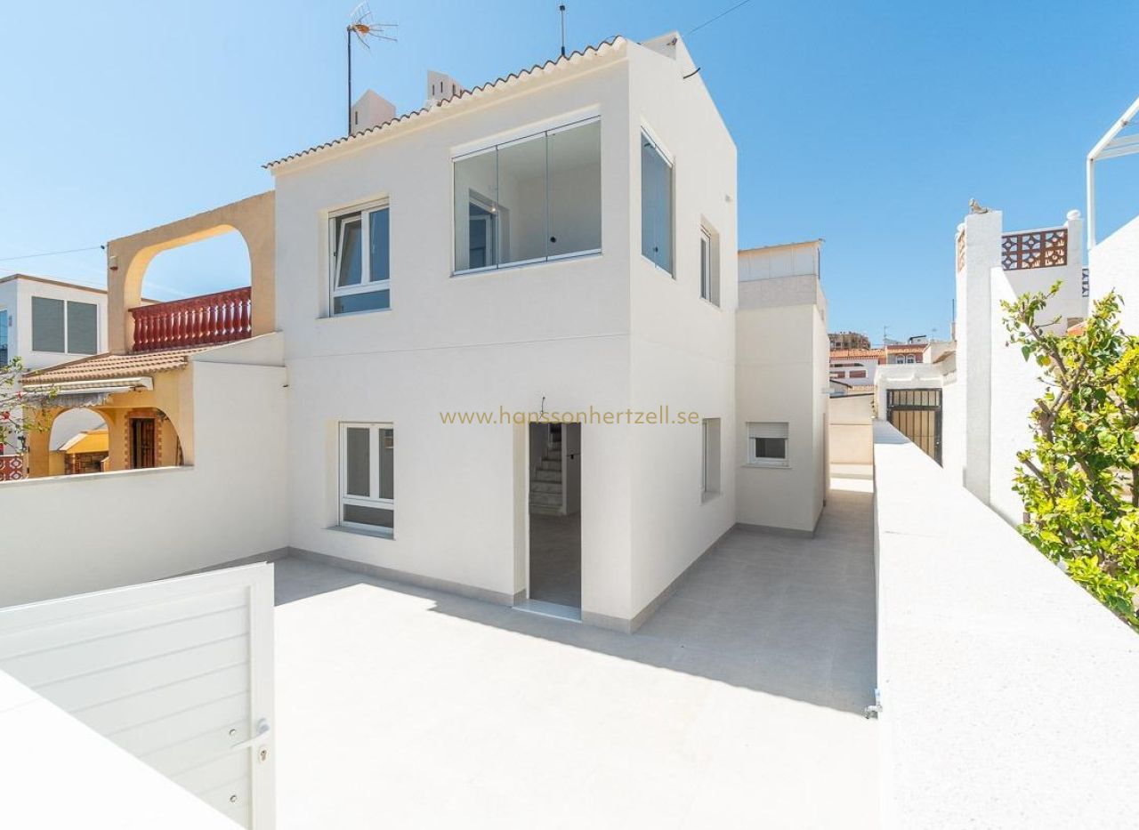 Sale - Maison de ville - Torrevieja  - Los Frutales