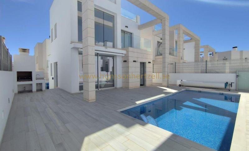 Villa - Försäljning - Orihuela Costa - Lomas de Cabo Roig