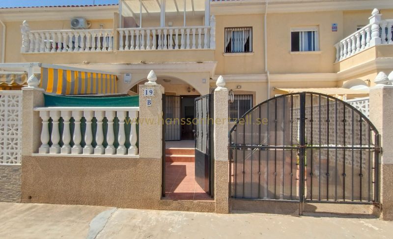 Appartement - Sale - Torrevieja  - Aguas Nuevas 