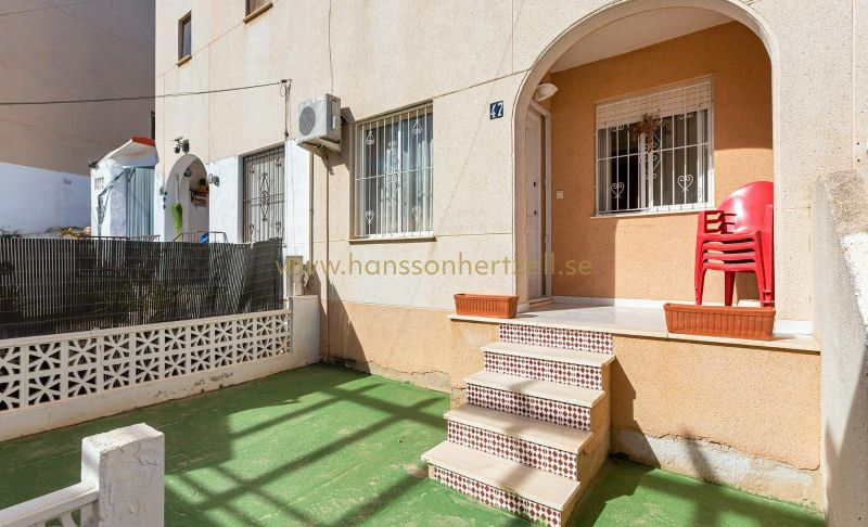 Apartamento - Venta - Torrevieja  - Los Balcones 