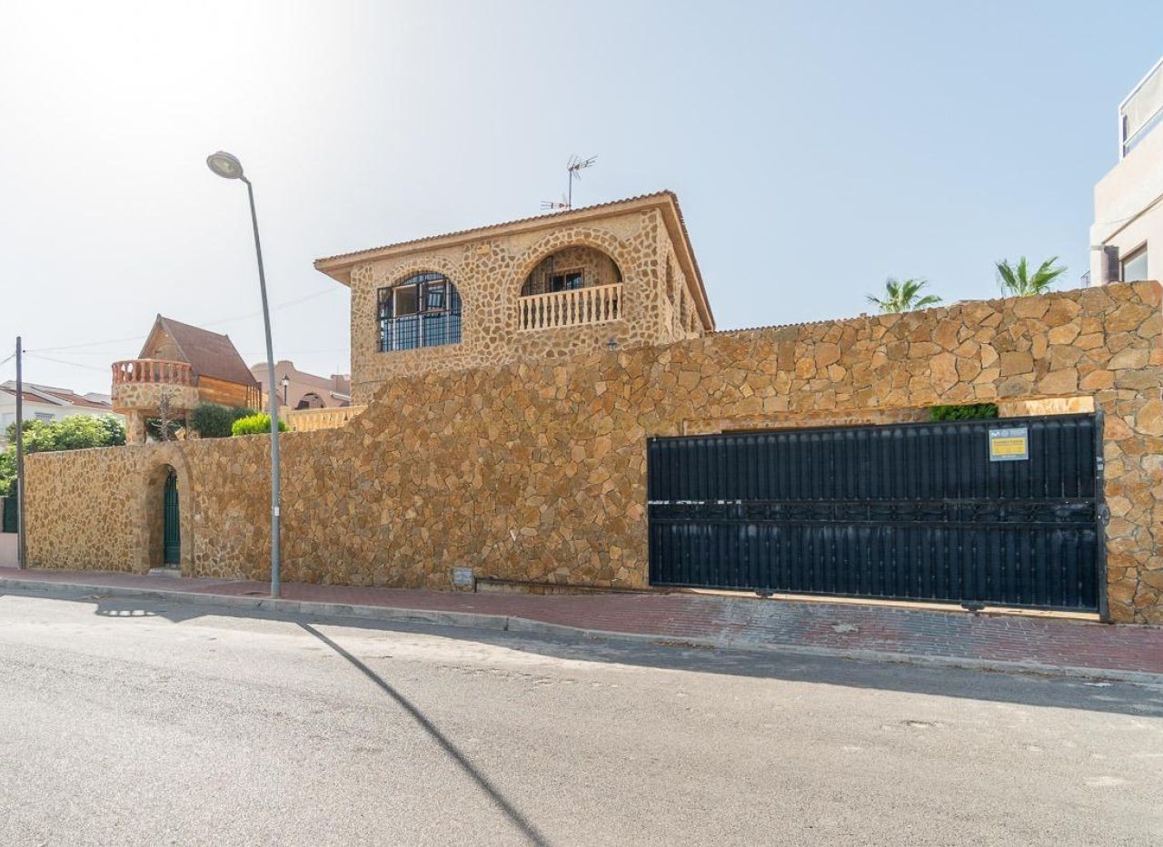 Försäljning - Villa - Torrevieja - Los Altos