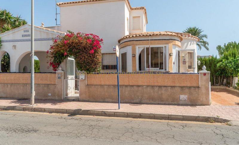 Villa - Försäljning - Orihuela Costa - La Florida 