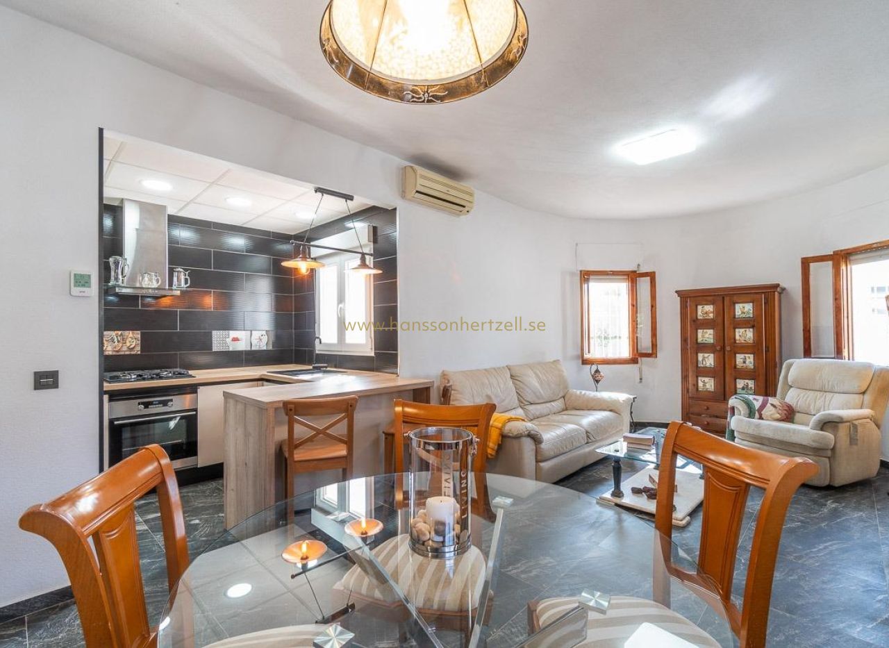 Sale - Villa - Orihuela Costa - La Florida 