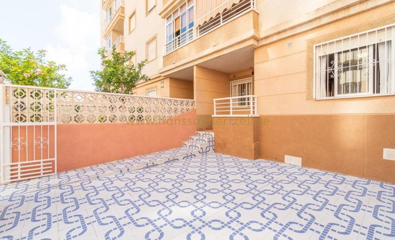 Appartement - Sale - Torrevieja  - Nueva Torrevieja