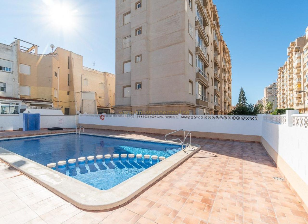 Venta - Apartamento - Torrevieja  - Nueva Torrevieja