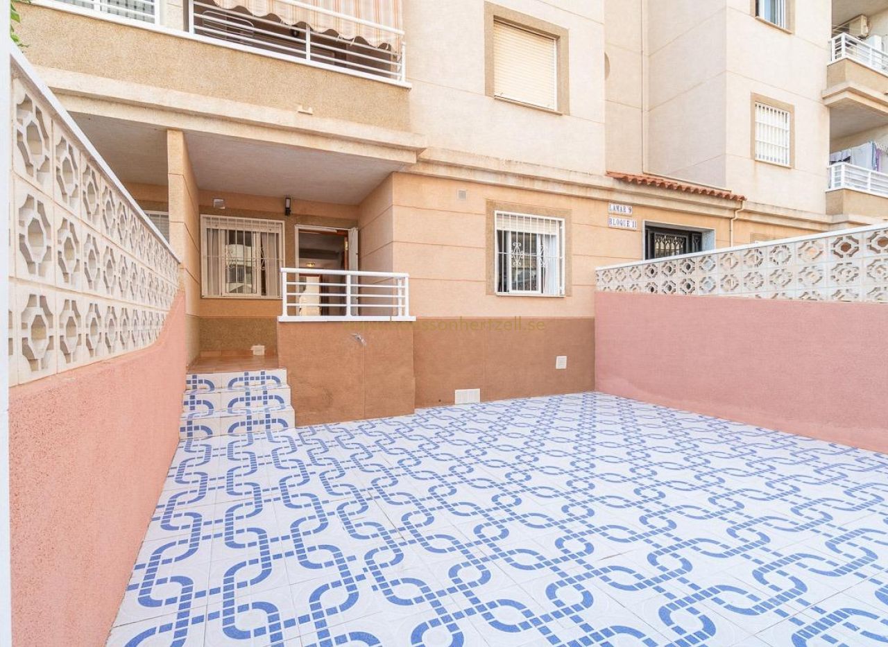 Venta - Apartamento - Torrevieja  - Nueva Torrevieja