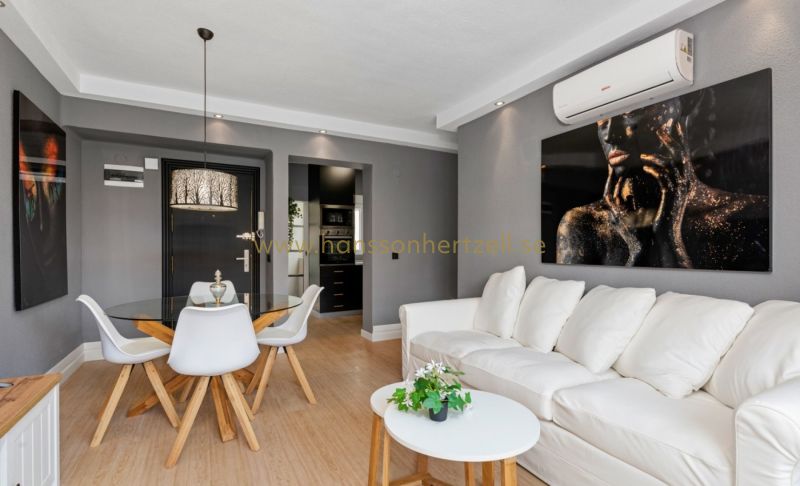 Apartment - Sale - Torrevieja  - Central