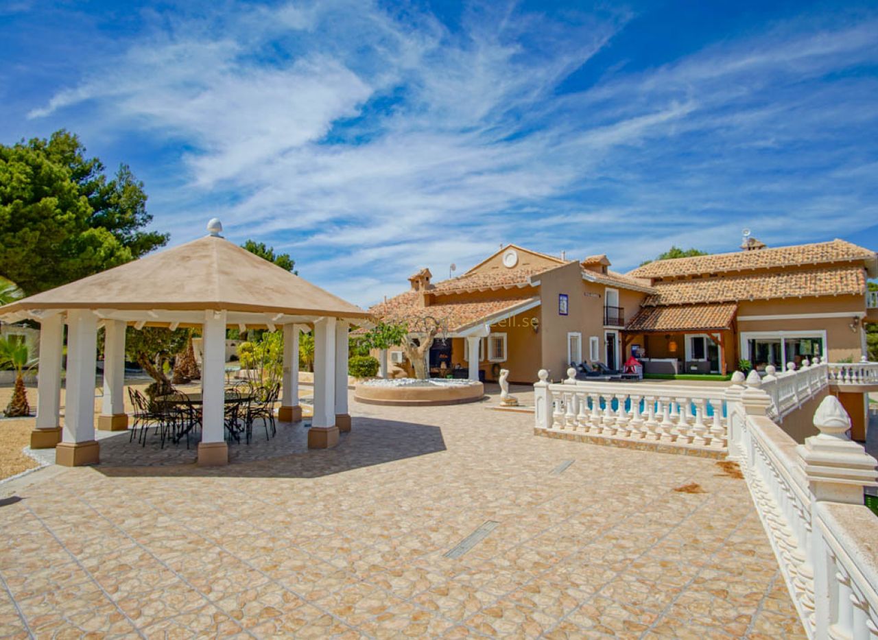 Sale - Villa - La Nucia - Sierra Verde