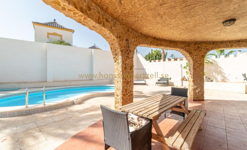 Villa - Sale - Torrevieja  - Los Altos