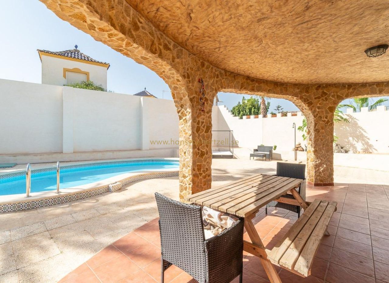 Försäljning - Villa - Torrevieja - Los Altos