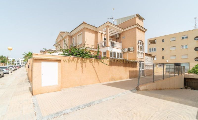 Apartment - Sale - Orihuela Costa - La Zenia