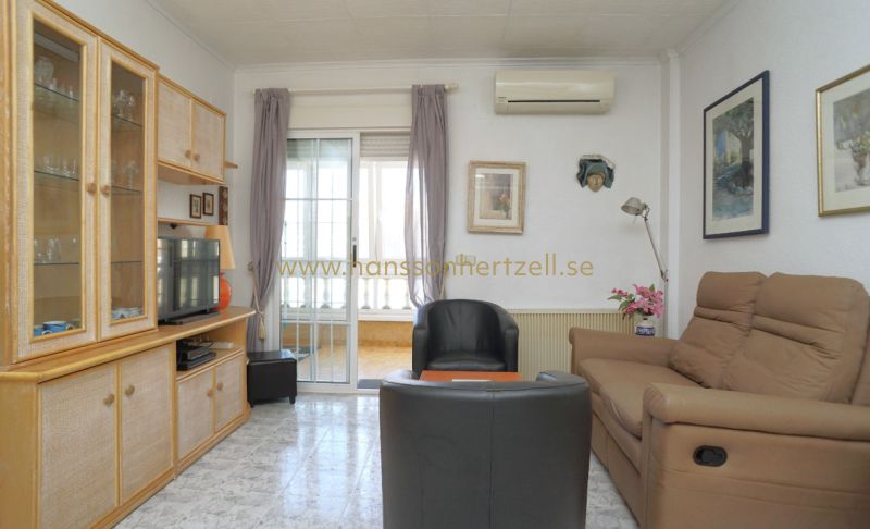 Appartement - Sale - Torrevieja  - Aguas Nuevas 