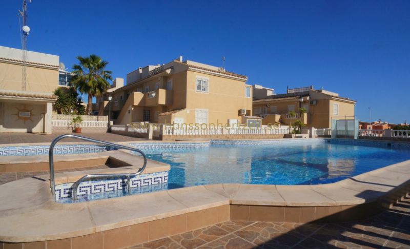 Apartamento - Venta - Torrevieja  - Aguas Nuevas 