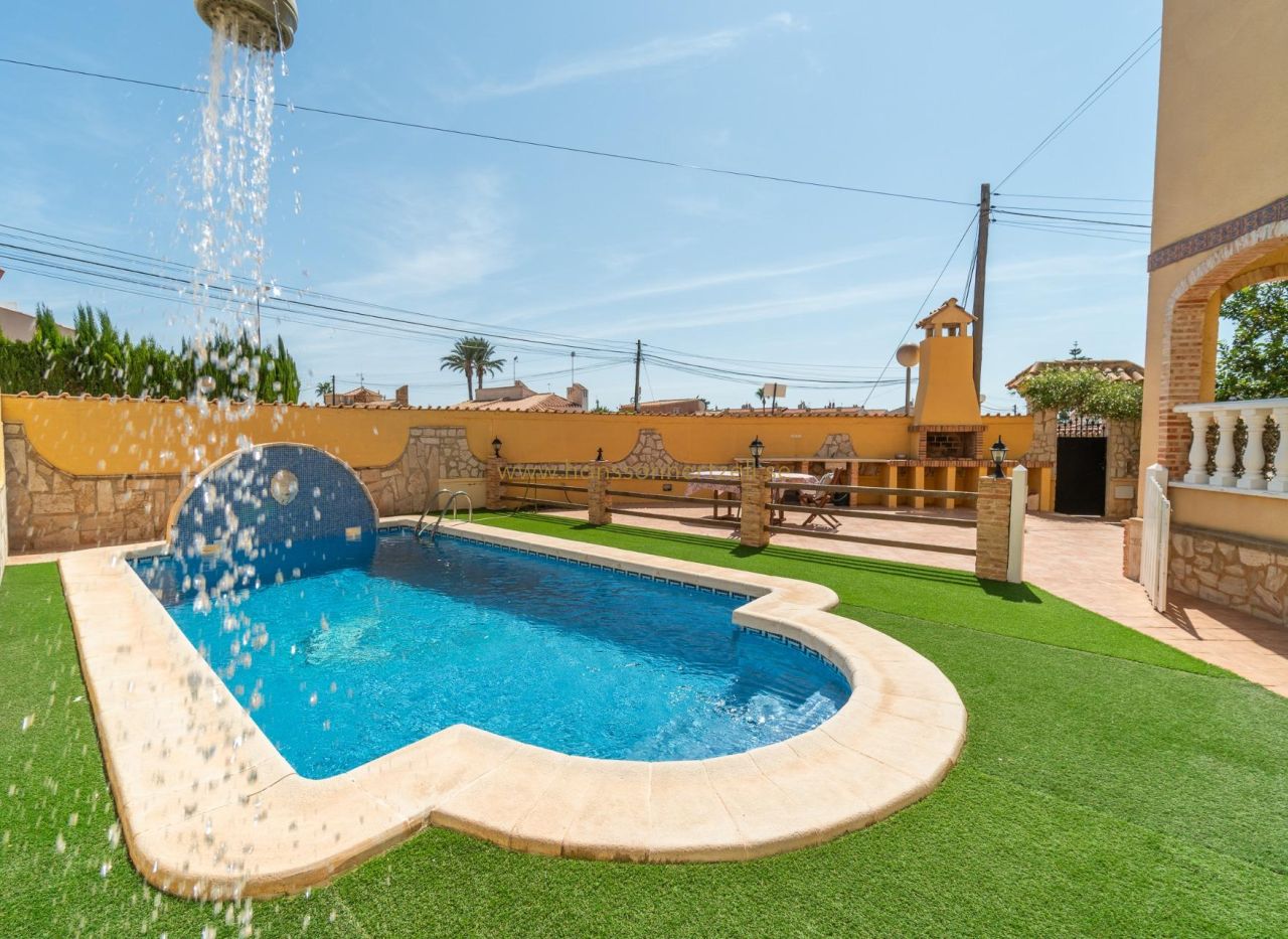 Sale - Villa - Orihuela Costa - Las Mimosas