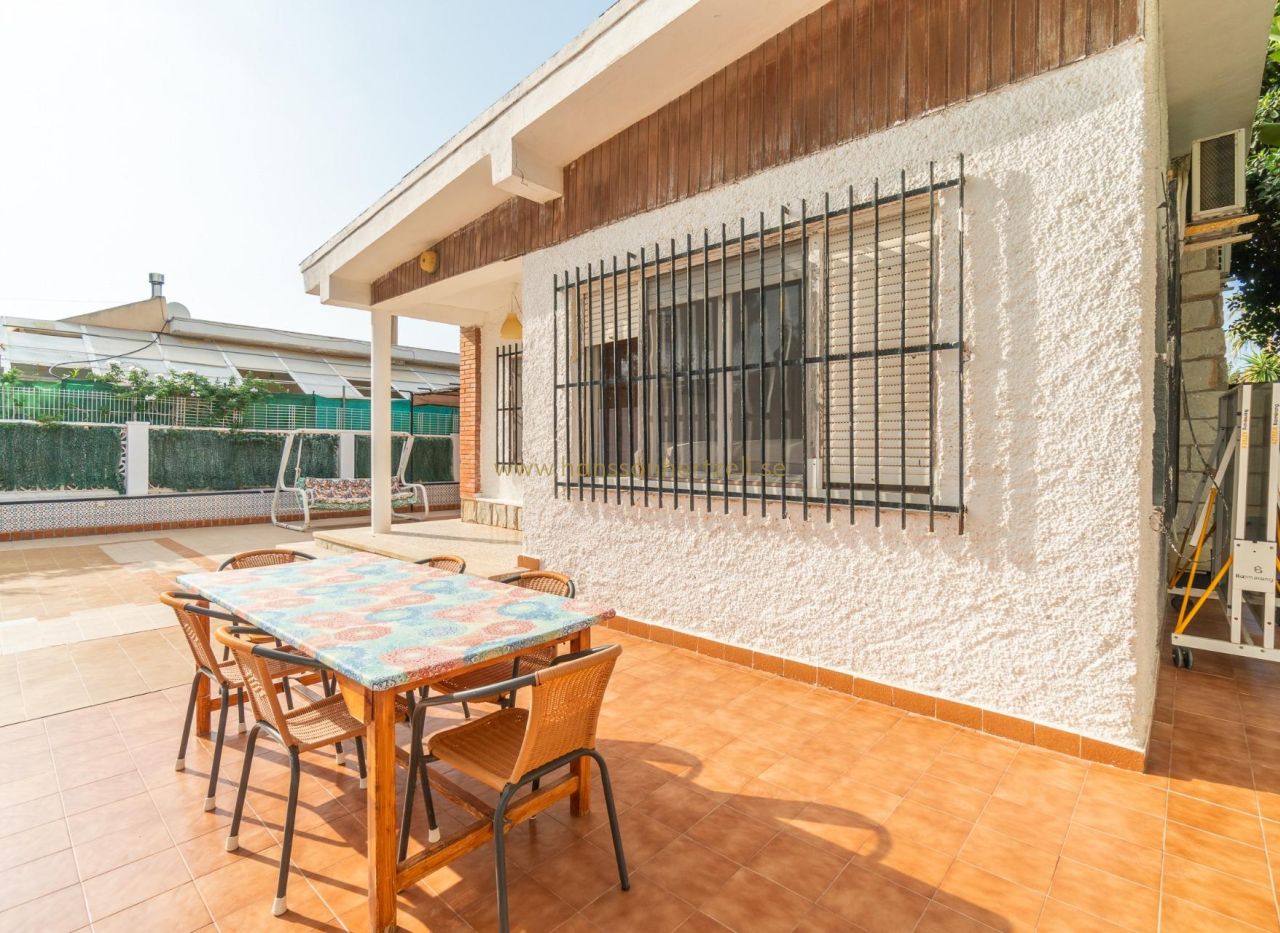 Försäljning - Villa - Torrevieja - Aguas Nuevas 