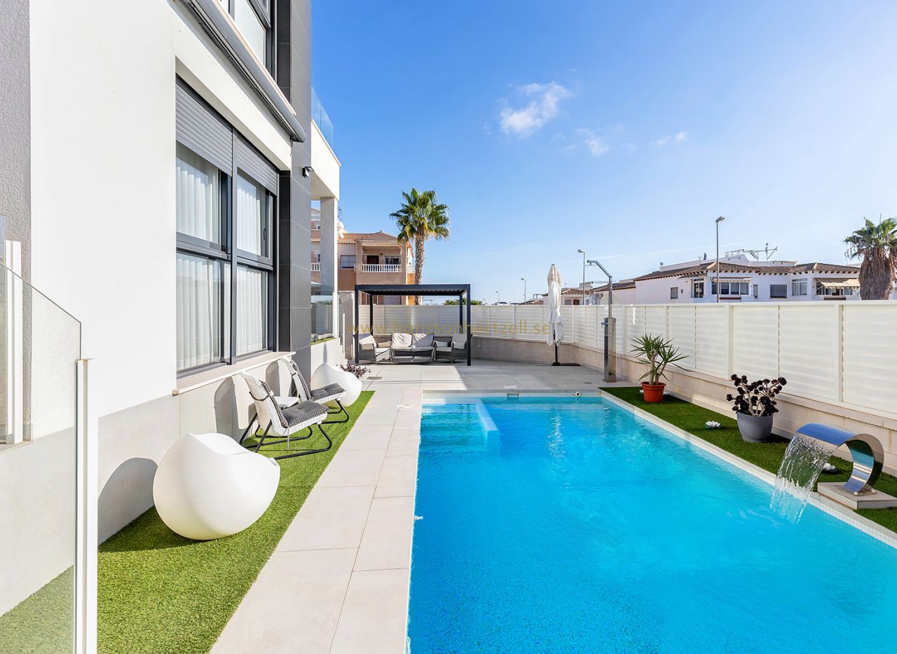 Venta - Chalet - Orihuela Costa