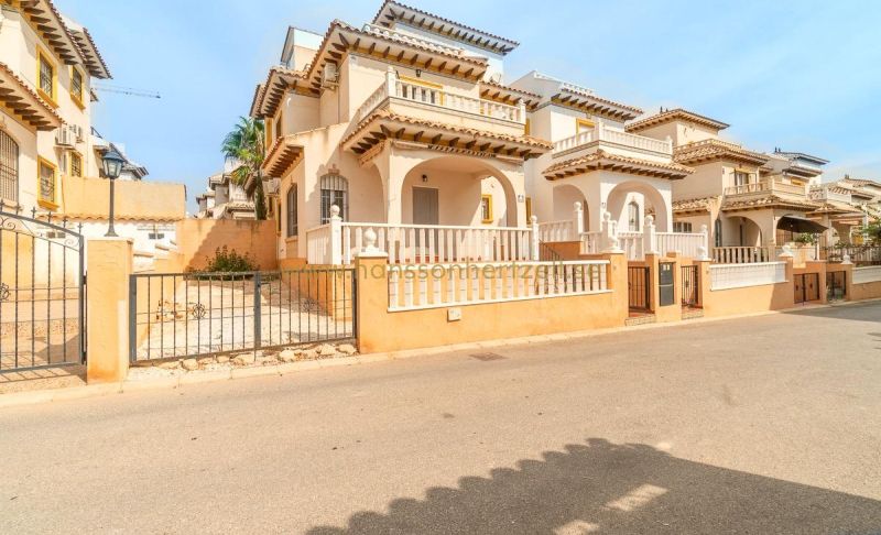 Villa - Försäljning - Orihuela Costa - Los Dolses