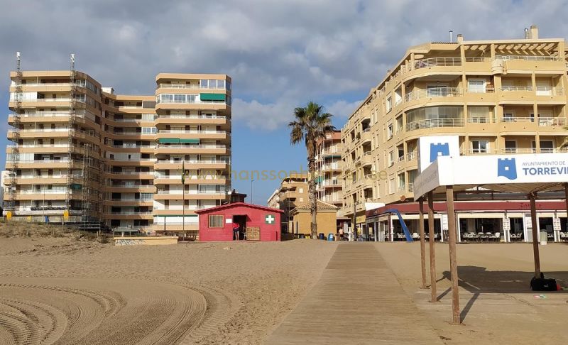 Appartement - Sale - Torrevieja  - La Mata