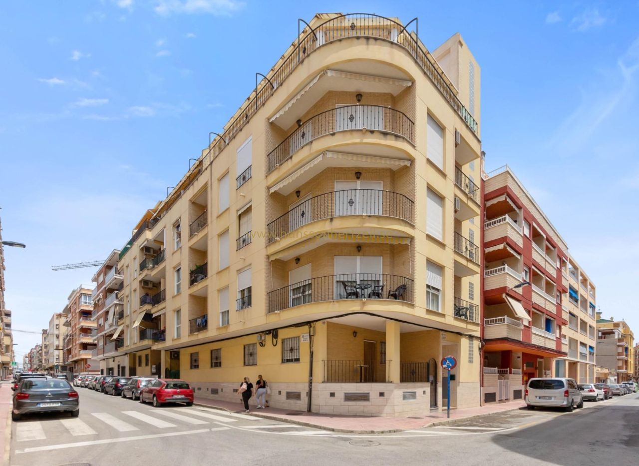 Venta - Apartamento - Torrevieja  - Estacion de autobuses