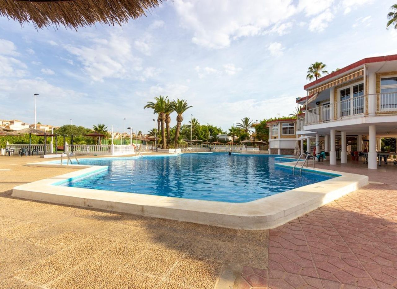 Sale - Villa - Torrevieja  - Aguas Nuevas 