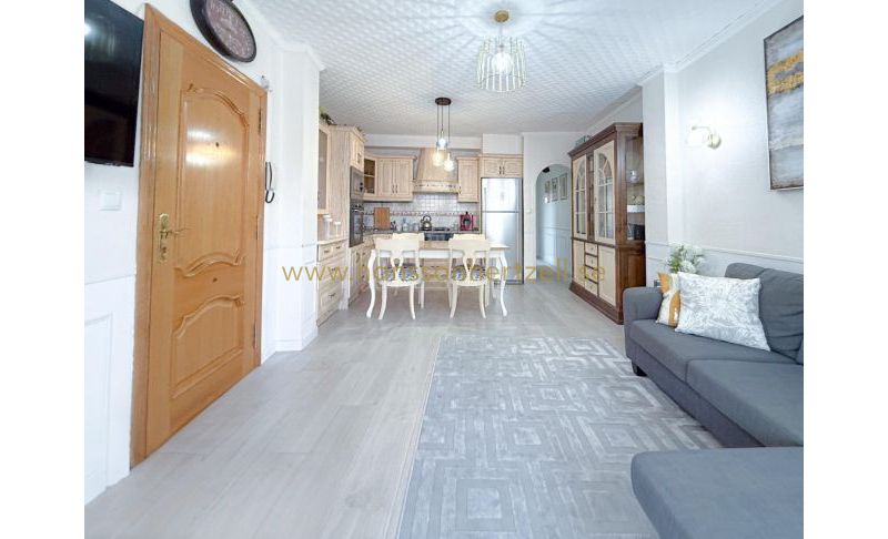 Apartamento - Venta - Torrevieja  - Playa del Cura