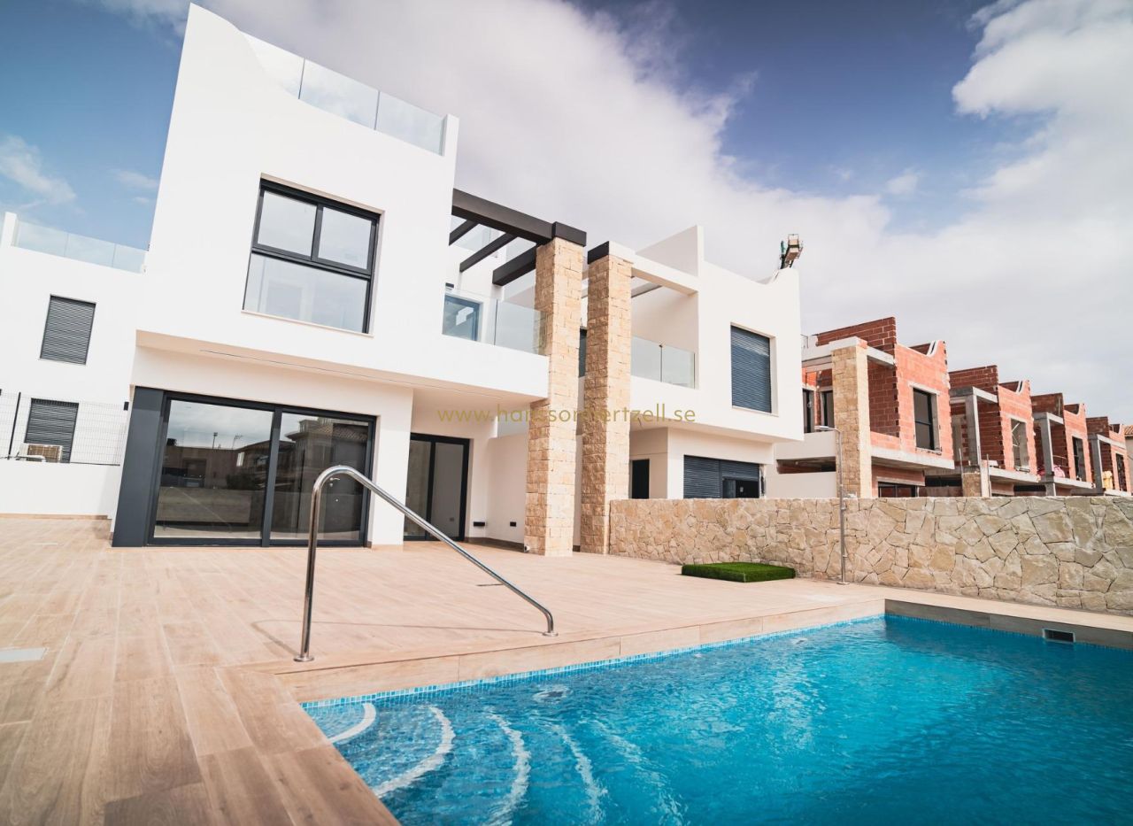 Nueva construcción  - Chalet - Orihuela Costa - Punta Prima