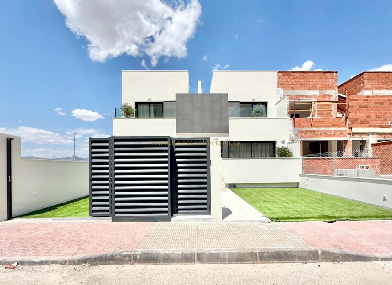 Nueva construcción  - Casa adosada - Cox - San Fernando