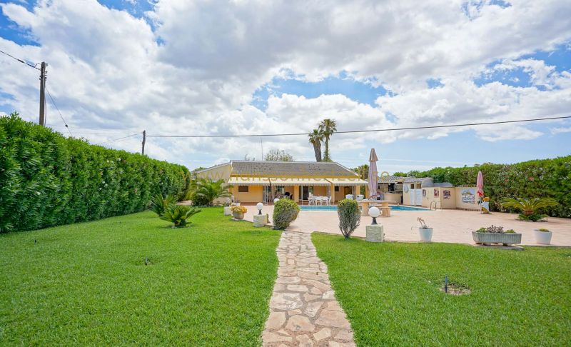 Villa - Sale - Els Poblets - Center