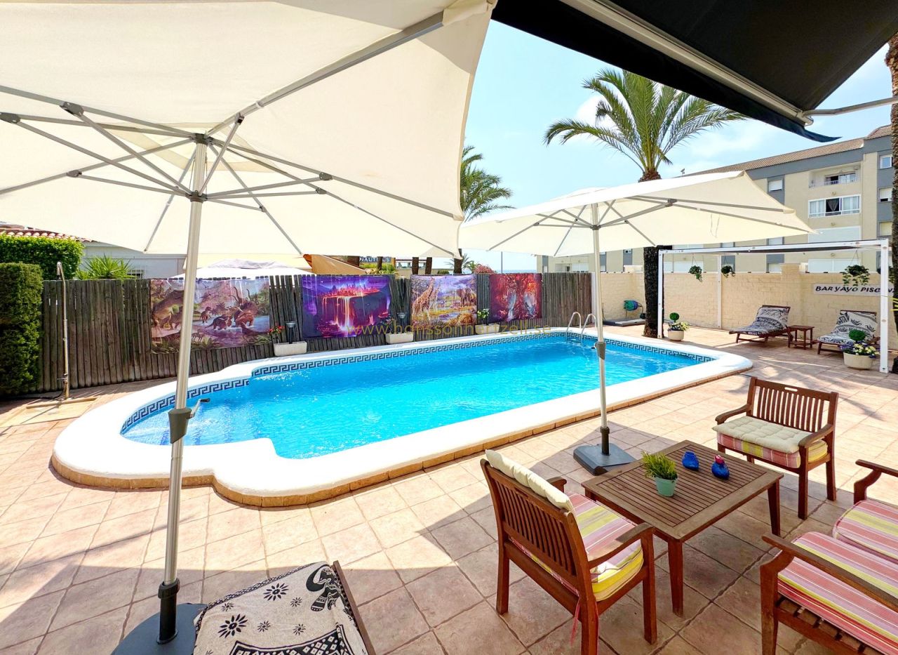 Sale - Villa - Torrevieja  - Torrevieja