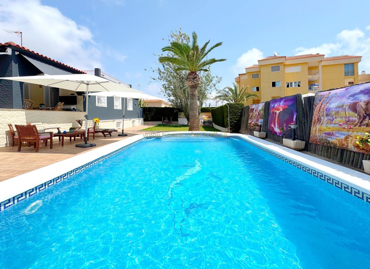 Sale - Villa - Torrevieja  - Torrevieja