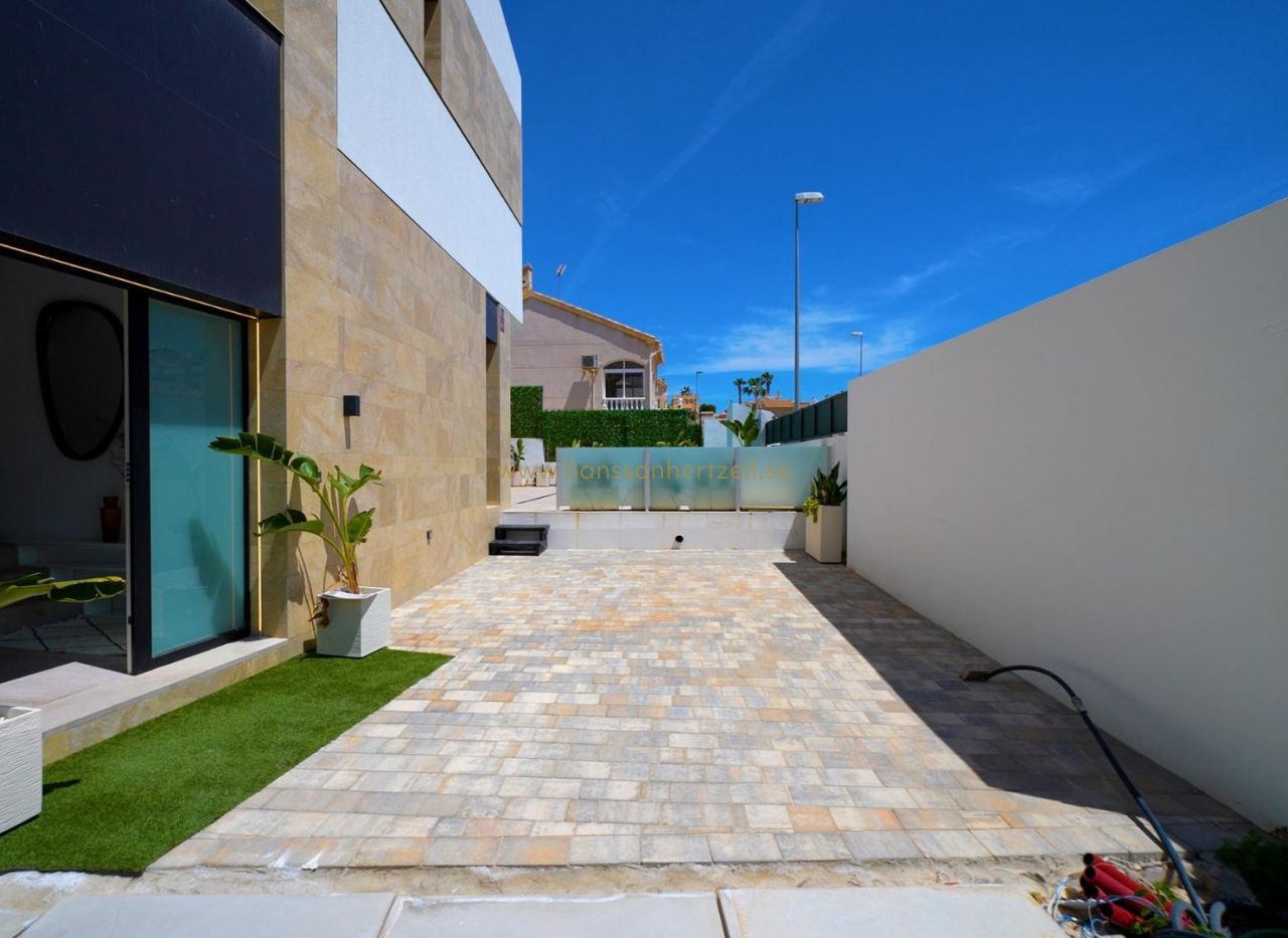 Nybyggnad - Villa - Orihuela Costa - Los Altos