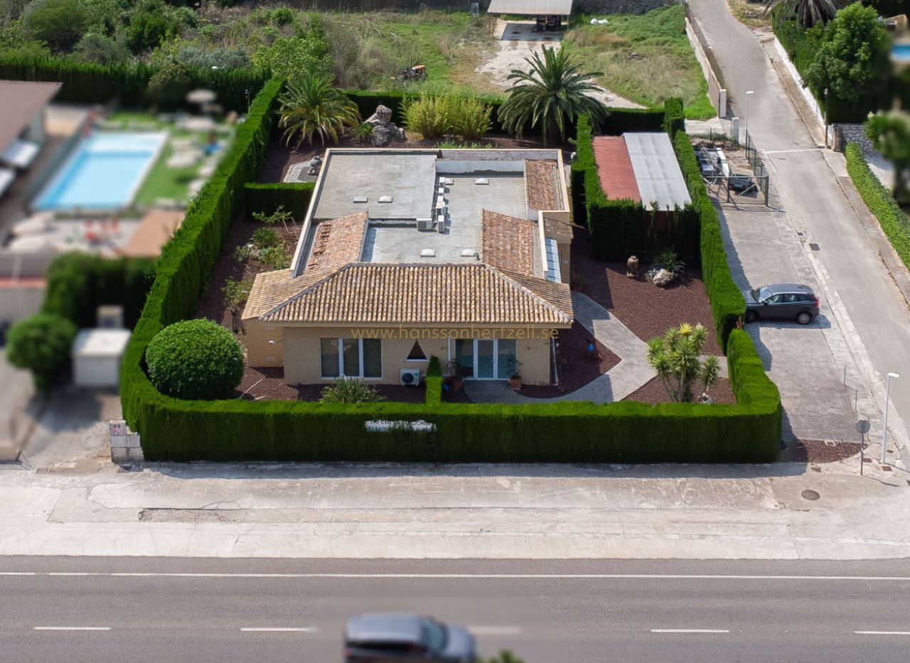 Försäljning - Commercial property - Javea - Montgó-Barranqueres