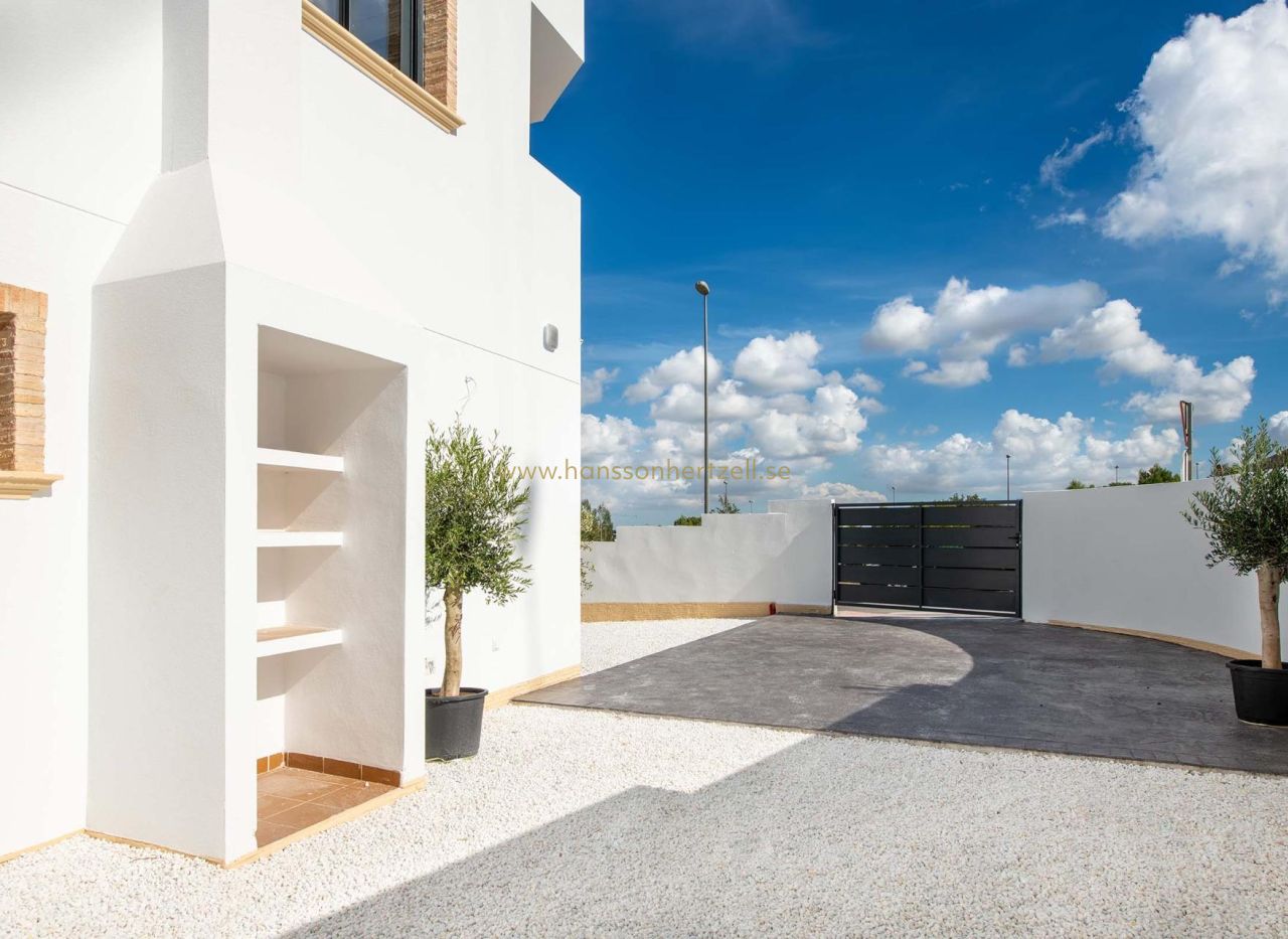 Nueva construcción  - Casa adosada - Cox - San Fernando