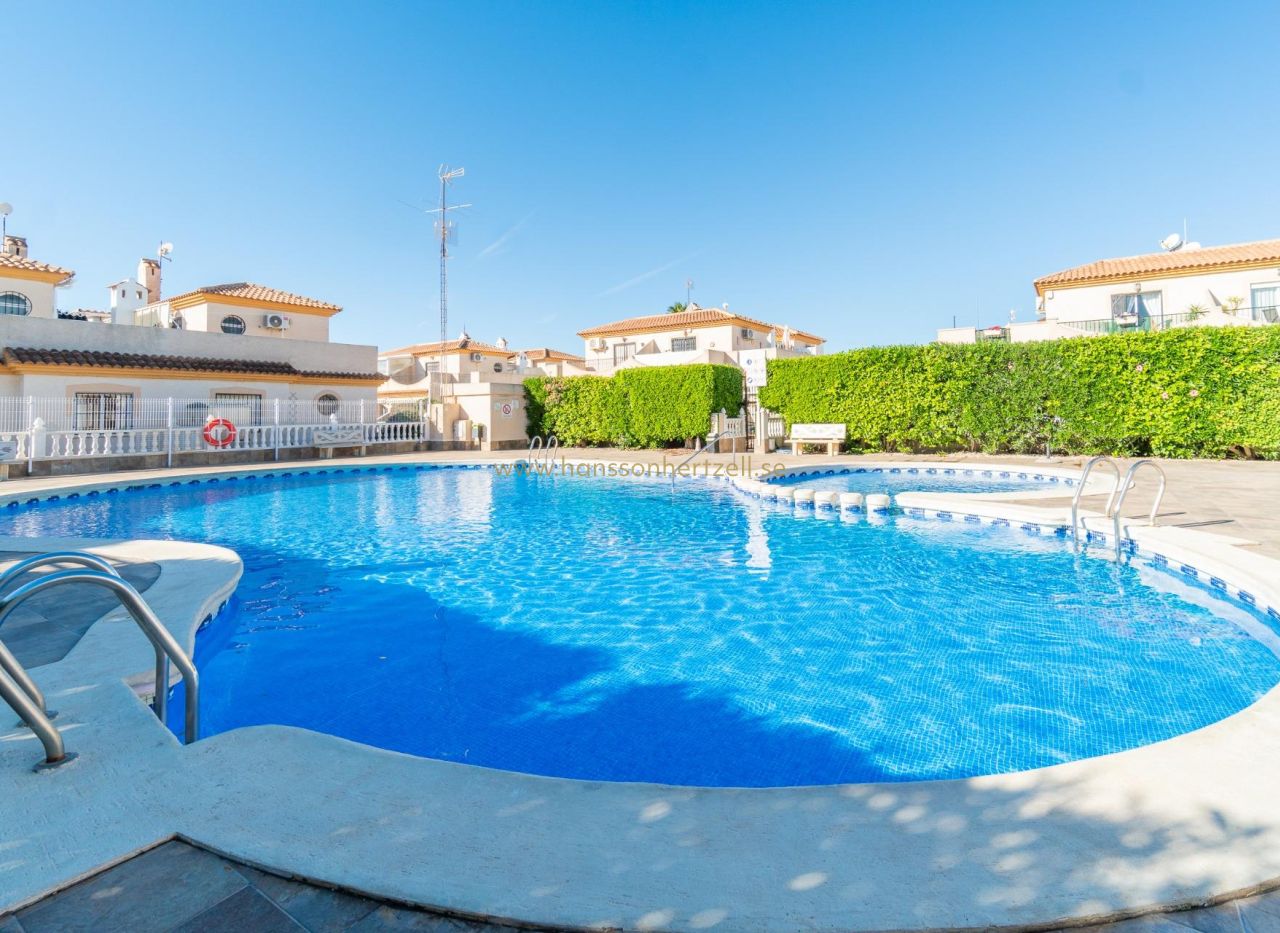 Försäljning - Villa - Orihuela Costa - Playa Flamenca