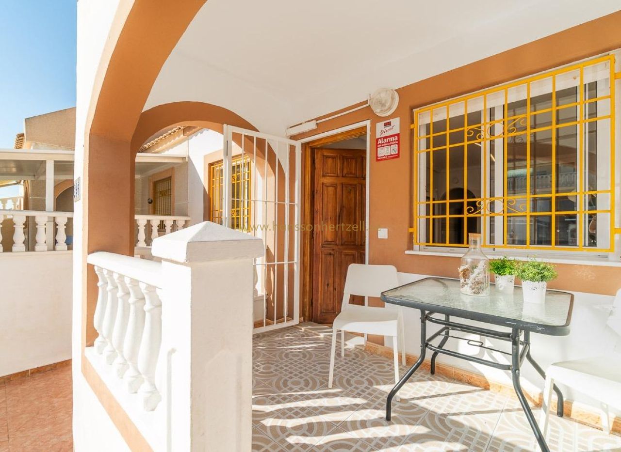 Venta - Casa adosada - Torrevieja  - El limonar