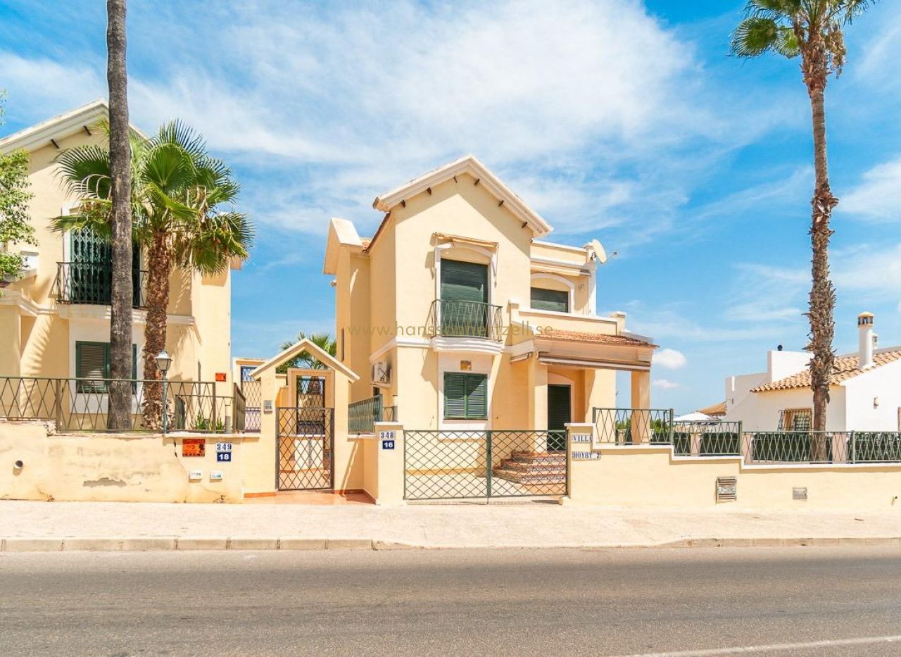 Försäljning - Villa - Orihuela Costa - Villamartin 