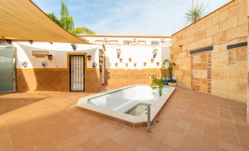 Villa - Försäljning - Torrevieja - Los Altos